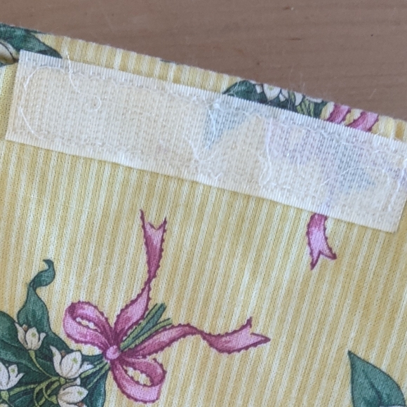 Vera Brady Yellow Hope Crossbody/wallet (retired) - Picture 5 of 8